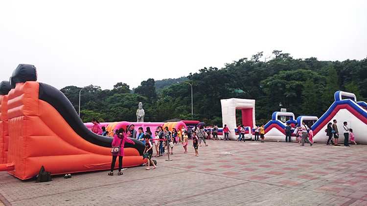 氣墊體能王in湖口老街桐花祭